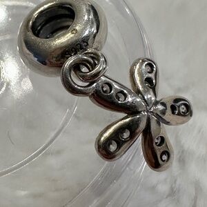 Daisy charm for moments barrel clasp bracelet